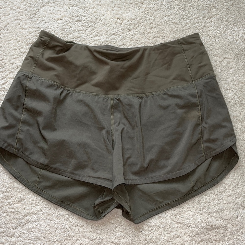 Lulu high rise Speed up green short Sz 6